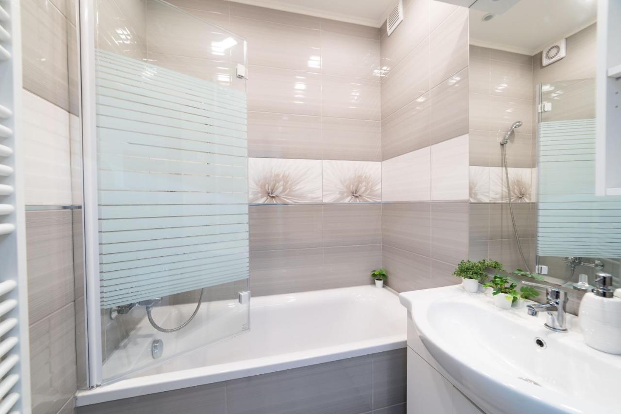Comfort 66 - Real-Life 3-Room Family Stay With 4 Beds Miskolc Buitenkant foto
