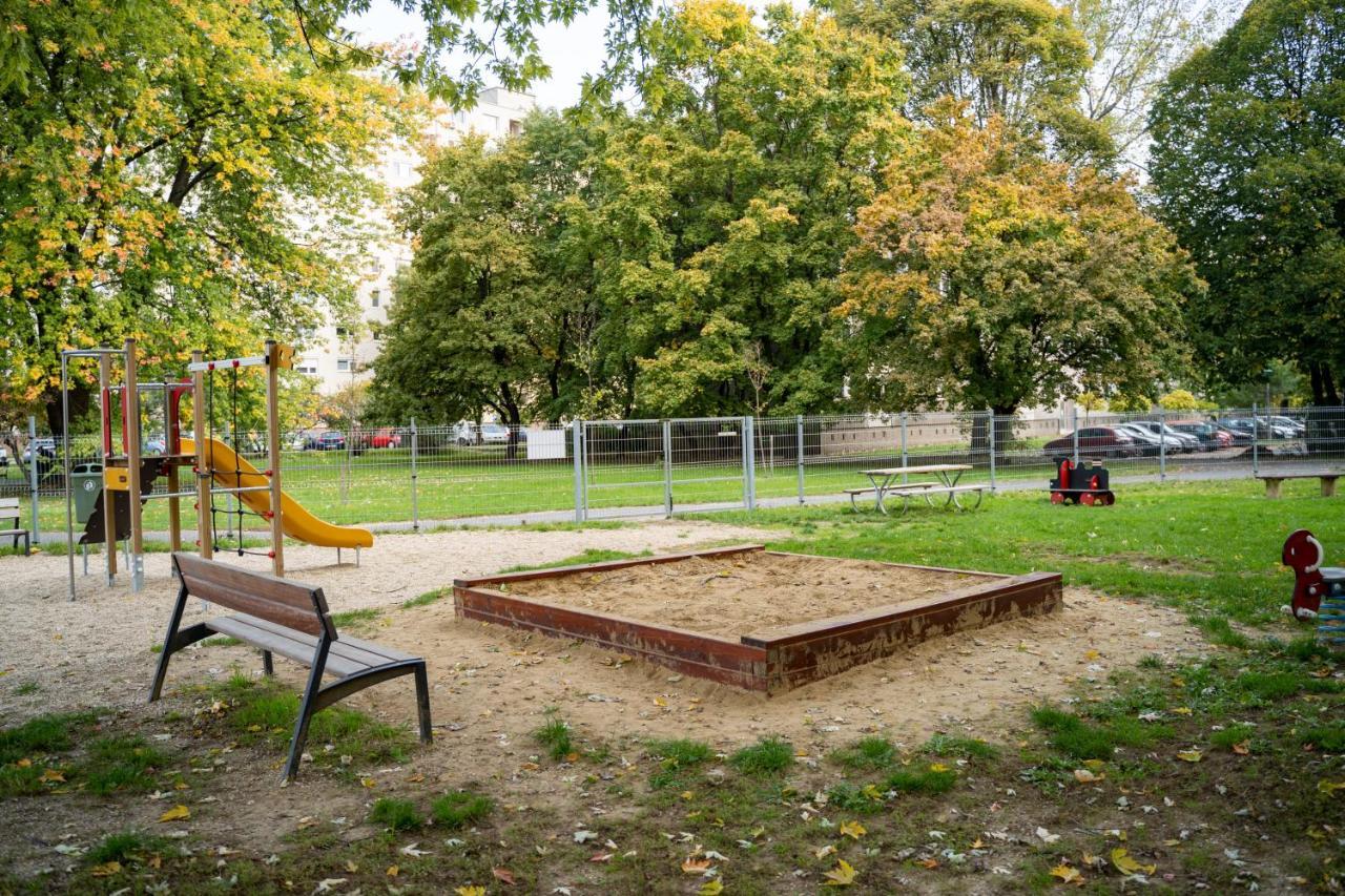 Comfort 66 - Real-Life 3-Room Family Stay With 4 Beds Miskolc Buitenkant foto